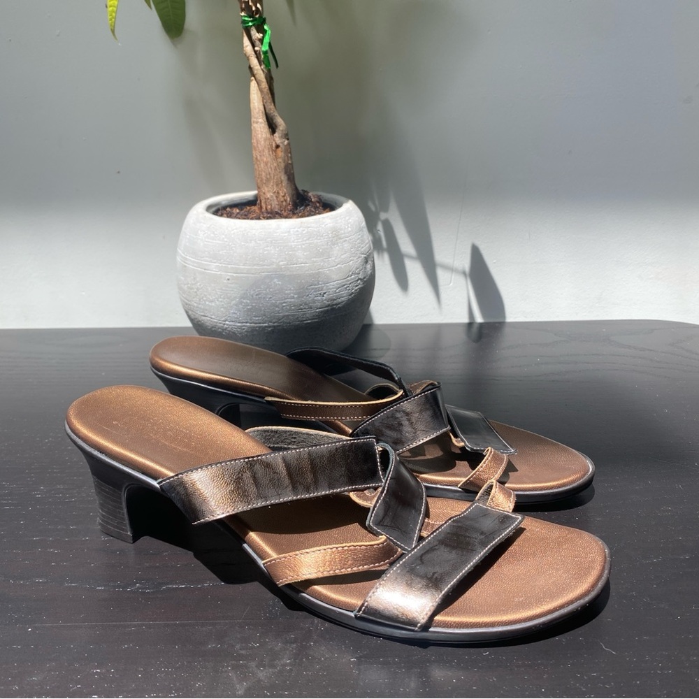 Munro Elegant Bronze Women's Leather Sandals Size 9